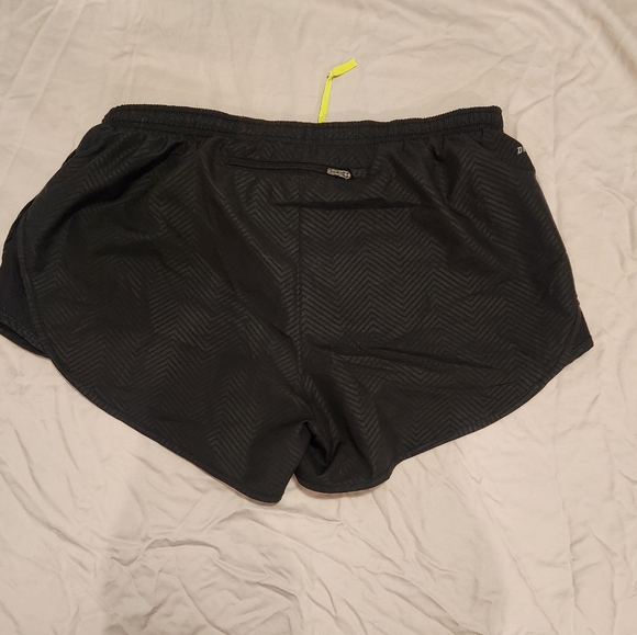 Nike Dri Fit Shorts sz M - Picture 2 of 7
